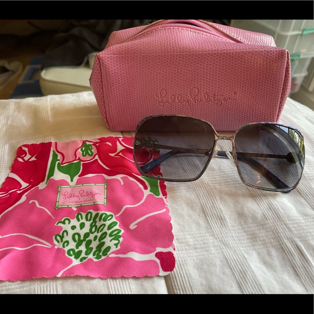 Lilly Pulitzer sunglasses with case and cloth